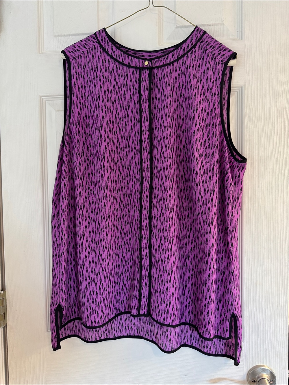 Liz Claiborne Purple Patterned Sleeveless Shell with Black Trim